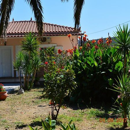 Garden View Apartments Anaxos Exterior foto