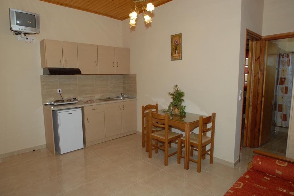 Garden View Apartments Anaxos Exterior foto